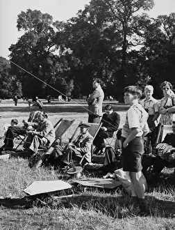 Deckchair Prints: Kite Flyers