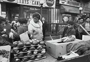 Huty29193 Prints: La Marqueta's sidewalk shops