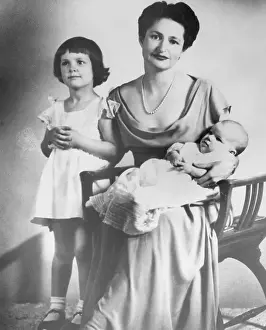 Lady Bird Johnson with Her Young Daughters