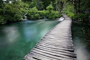 Southeast Europe Gallery: Lake with boardwalk, Plitvice Lakes National Park, UNESCO World Heritage Site, Croatia, Europe