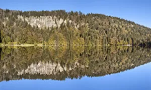 Images Dated 17th October 2011: Lake Feldsee and Feldberg mountain, Black Forest, Baden-Wurttemberg, Germany