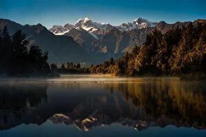 Images Dated 27th April 2011: Lake Matheson with reflection of Mt. Cook