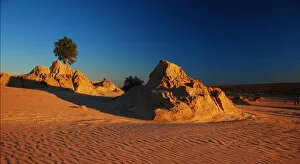 Images Dated 16th June 2008: Lake mungo at sunset