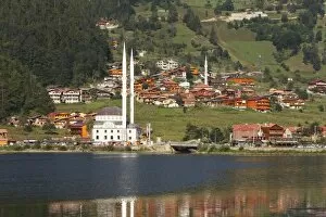 Images Dated 28th August 2014: Lake Uzungol, village of Uzungol, Trabzon Province, Pontic Mountains or Kackar Daglari