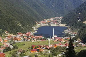 Images Dated 27th August 2014: Lake Uzungol, village of Uzungol, Trabzon Province, Pontic Mountains or Kackar Daglari