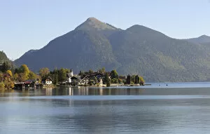Lake Walchensee, Lake Walchen and the town of Walchensee, Jochberg mountain at the back, Kochel, Upper Bavaria, Bavaria