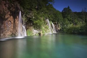 Lake and waterfalls, upper lakes, Plitvice Lakes National Park, UNESCO World Heritage Site, Croatia, Europe