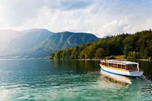 Images Dated 19th August 2011: Lakeside summer