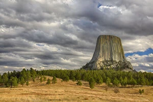 Place Of Interest Gallery: Landscape with Devils Tower rock formation at Devils Tower National Monument, Crook County