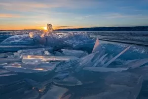 Images Dated 10th March 2016: Landscape of frozen Baikal lake
