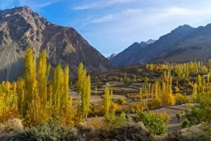 Images Dated 29th October 2016: The landscape of Karakoram Highway, Pakistan