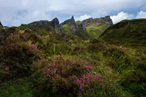 Images Dated 27th August 2015: Landscape of Quiraings trekking route, Isle of Skye