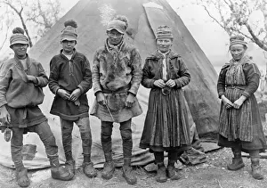 Prints of Laplanders dressed in their native garb near the tip of Norway, Sweden, and Finland, 1910s. (Photo by Frederic Lewis/Getty Images) Urban Echoes of America’s Golden Age: Laplanders Of Norway, Sweden, And Finland