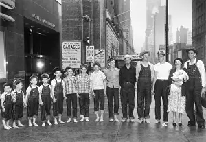 Large Family Barefoot in Manhattan