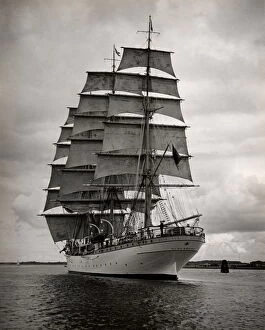 Images Dated 19th July 2005: Large vintage ship under full sail