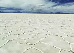 Images Dated 19th November 2016: Largest salt flat in world of Salar De Uyuni, Uyuni, Bolivia
