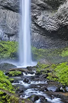 Images Dated 17th April 2016: Latourell Falls in Columbia River Gorge, Oregon, USA