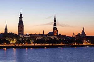 Images Dated 29th September 2014: Latvia, Riga, View of city across River Daugava