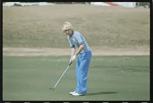 Laura Baugh Golfing