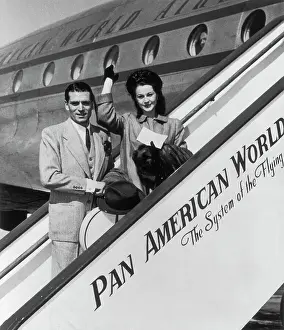 Logo Prints: Laurence Olivier and Vivien Leigh on Airplane Gangway