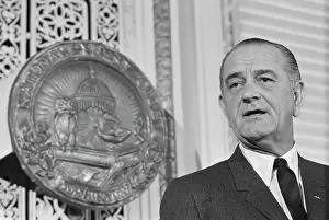 Huty25542 Prints: LBJ At The National Press Club, 1969