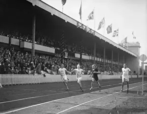 Winning Prints: L.C. Murchison Winning Semifinals Race