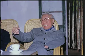 Hanoi Prints: Le Duc Tho Talking