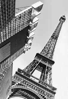 Images Dated 28th September 2006: Leaning Eiffel Tower
