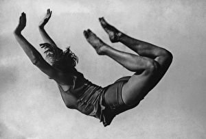 Images Dated 22nd January 2011: Leaping Through The Air
