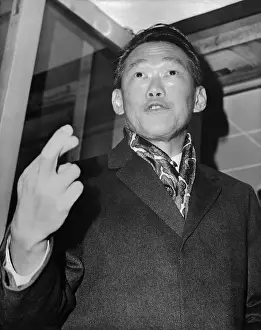 Lee Kuan Yew Motioning with Fingers