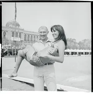 Lee Van Cleeft Carrying Elisabeth Juaret Browie