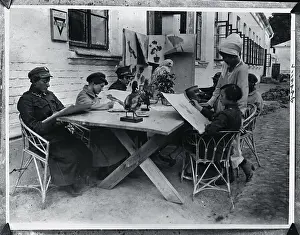 Warsaw Prints: Legion of Polish Women Appreciating Art