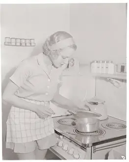 Malibu Prints: Leila Hyams Cooking