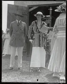 Club Prints: Full Length Pic Of Society Woman/Horse S