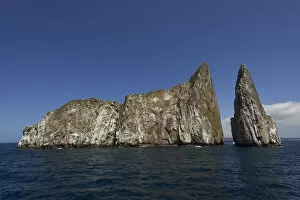 Images Dated 30th December 2012: Leon Dormido or Kicker Rock, Galapagos Islands, Ecuador