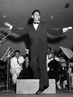Leonard Bernstein Accepts Applause