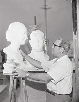 Leone Tomassi Working on Sculptor