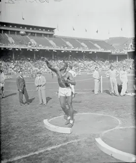 Leroy Dues Throwing Shotput