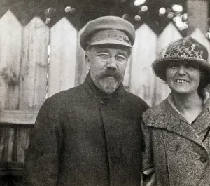 Bolshevik Prints: Lev Kamenev and Olga Bronstein