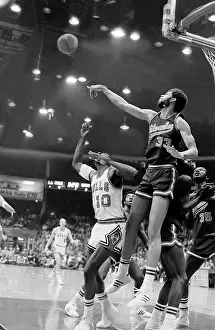Prints of Lew Alcindor playing for the Milwaukee Bucks in the 1969-1970 season at the Chicago Stadium in Chicago, Il. (Photo by Paul Natkin/Getty Images) Courtside Vibes: Stunning Basketball Prints: Lew Alcindor playing for the Milwaukee Bucks in the 1969-1970 season at the Chicago Stadium in Chicago