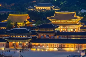Images Dated 5th May 2018: Light illumination Geyongbokgung Palace in Seoul at night, South Korea