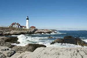 Images Dated 19th September 2011: Lighthouse, waves breaking on rocks, Portland Head Light, Cape Elizabeth, Portland, Maine