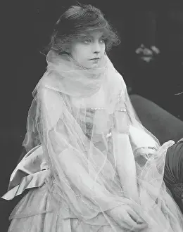 Veil Prints: Lillian Gish in Tulle Veil Dress