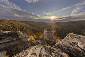 Images Dated 10th October 2017: Lindy Point Overlook at sunrise, Blackwater Falls State Park, Davis, West Virginia, USA