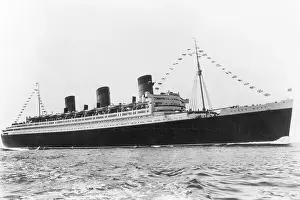 Liner Queen Mary Facing Right