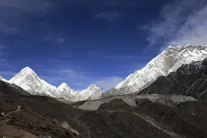 Khumbu Gallery: Lingtren, Khumbutse, Nuptse mountains
