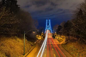 Images Dated 18th March 2015: Lions gate bridge light trails