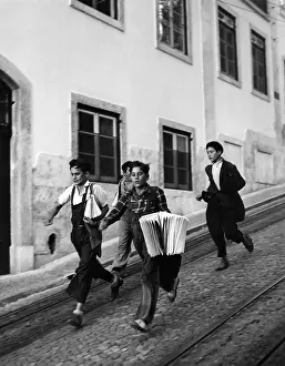 Lisbon Newsboy