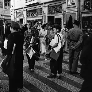 Newspaper Prints: Lisbon Newsboy
