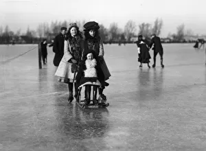 Recreational Pursuit Collection: Littleport Skaters